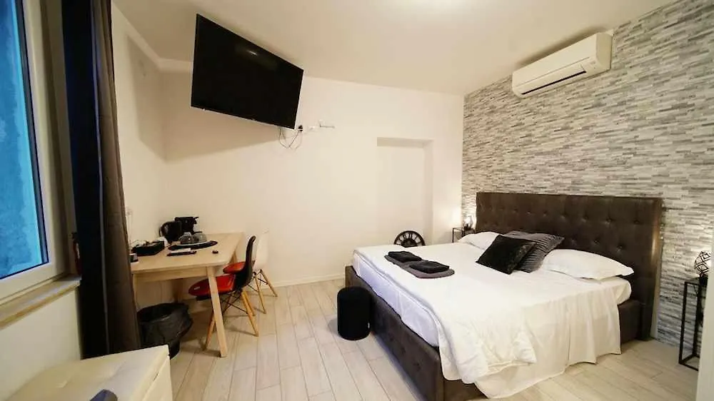Langolo Di Laura Borgo Roma Destiny Home 3 Verona 0*,  Italia