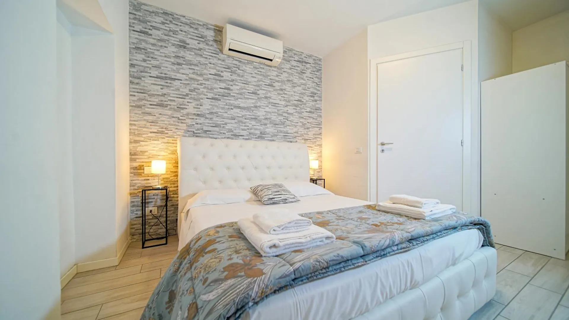 Επικοινωνία με το Langolo Di Laura Borgo Roma Destiny Home 3